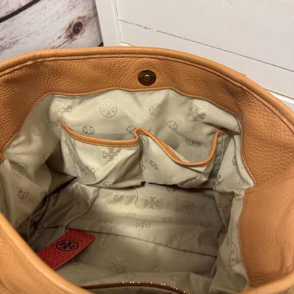 Tory Burch Amanda Hobo Cross Body Handbag Crossbody Shoulder Bag Purse MSRP $485 - Picture 7 of 9